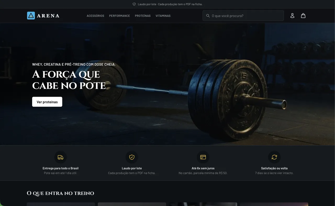 Vitrine da Arena Suplementos, em tema escuro com dourado: banner de whey, creatina e pré-treino
